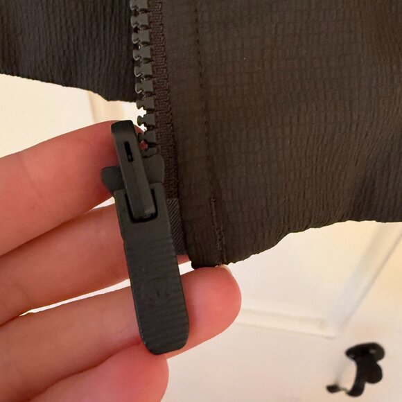 lululemon women's reversible bomber jacket - Picture 3 of 6